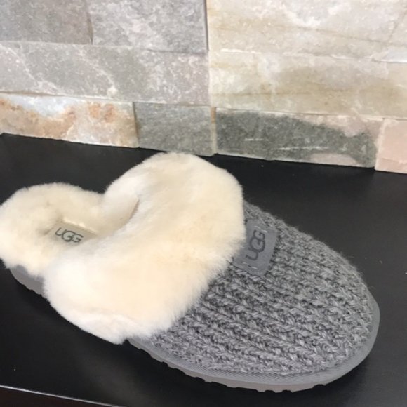 UGG Women's Cozy Slipper - Picture 4 of 5